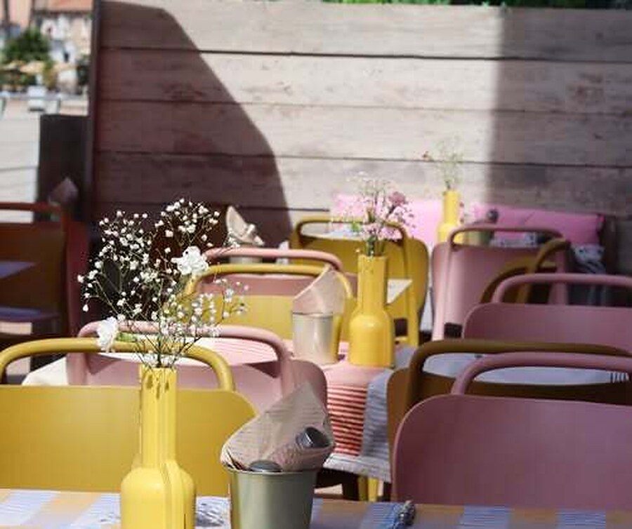 Terrasse colorée d’Olala Café